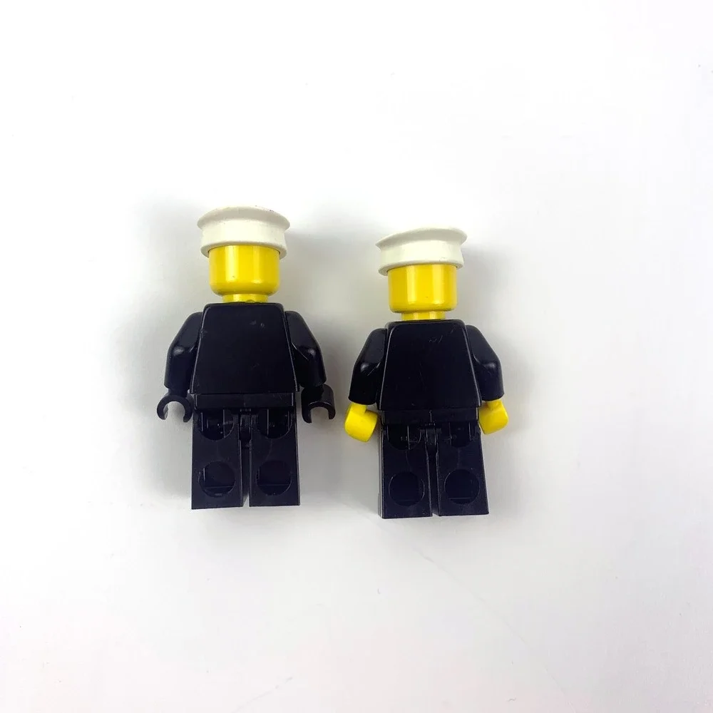 Vintage LEGO Minifigure Lot of 10 Pirates Castle Fire Hats Hair Swords Muskets +